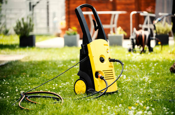 Best Pool Deck Cleaning  in Charleston, IL